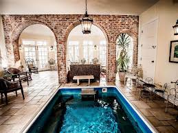9 Absurd Mansions You Can Rent For A Dirt Cheap Vacation Friend Getaway Cheap Vacation Mansions For Rent