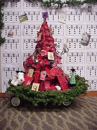 Geek Christmas Tree Made From Old Computer Parts Geek Christmas Decorations Christmas Decorations Geek Christmas
