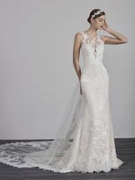 Embroidered Flowers And Lace Give Meaning To This Spectacular Mermaid Dress Fitted At Pronovias Wedding Dress Detachable Train Wedding Dress Pronovias Bridal