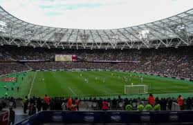 West ham united, resmi mengumumkan bahwa kapasitas olympic stadium, kandang baru mereka sejak tahun lalu, west ham sudah mengumumkan pemindahan kandang mereka ke stadion yang. West Ham Kampe 2020 2021 West Ham Kampprogram Visitfootball Dk