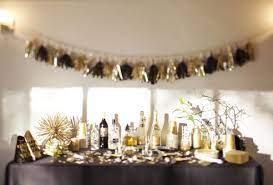 These dinner party ideas will make holiday entertaining a joy. Easy Last Minute Diy New Year S Eve Party Ideas