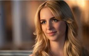 Review: Dracula: A Love Tale, Bawa Suasana Klasik Film Dracula Tempo Dulu