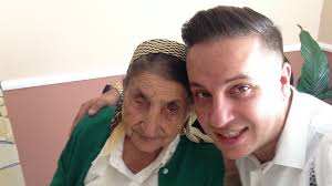 Junior was born on january 3, 1981 in budapest, hungary as lászló csaba lesi. Index Kultur Meghalt L L Junior Nagymamaja