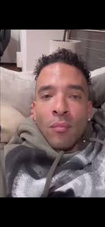 Jason Lee Sheds Light