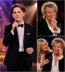 💥 A MOMENT THAT BROUGHT THE ENTIRE ROOM TO TEARS: Last night, Rod Stewart's  son, Aiden Patrick Stewart, quietly stepped onto the stage to give his  father a gift that neither money