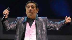 A través de un video en redes sociales, las legisladoras y militantes de morena exhibieron el video, en el cual lanzaron la exigencia al senador con licencia. Senador Salgado Macedonio Se Disculpa Con Fans Por Interrumpir Su Carrera Artistica