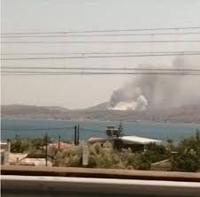 Στο σημείο επιχειρούν 18 πυροσβέστες με εννέα οχήματα, ενώ κινητοποιήθηκαν ένα ελικόπτερο, δύο αεροσκάφη air tractors. 1ccx27jvjd1akm