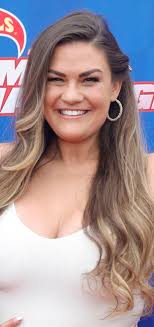 Helle Thorning og Tessa springer ud som modeller: Le Schmidt-show bugner  med kendte på catwalken