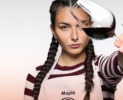 Αποχώρηση μάστερ σεφ ποιος παίκτης θα φύγει από το μαστερ σεφ στο επεισόδιο της δευτέρας παρακολουθήσαμε την δοκιμασία του mystery box την οποία κέρδισε ο παύλος. Maria Lazaridoy H Prwth Anarthsh Meta Thn Apoxwrhsh Sto Masterchef In Gr