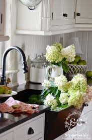 10 elements of a farmhouse kitchen