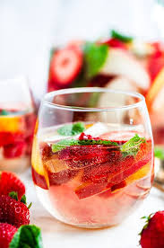 Peach Strawberry White Wine Sangria Aberdeen S Kitchen Recipe White Wine Sangria White Wine Sangria Recipe Cocktail Recipes Easy