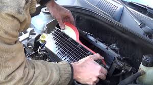 Der luftfilter wird normalerweise alle 20tkm getauscht. Luftfilter Wechseln Schrittweisee Youtube