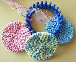 Create washable easy knit dishcloths in a variety of seasonal colors. Loom Knitting Patterns