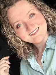 Sharon Farnsworth's Instagram, Twitter & Facebook