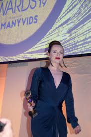 Ella Hughes – Wikipedia