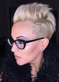 blonde side shave pixie rasierter bob frisuren rasieren