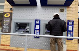En bureau de poste en cas de perte, vol. Pour Les Persanais Un Troisieme Distributeur De Billets N Est Pas Un Luxe
