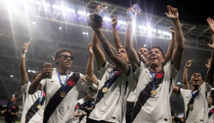 Vasco conquista t&iacute;tulo in&eacute;dito do Brasileir&atilde;o sub-20 com vit&oacute;ria na casa do Palmeiras