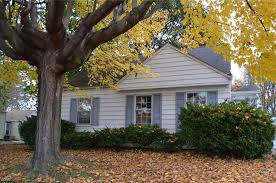 1738 Girard St, Akron, OH 44301