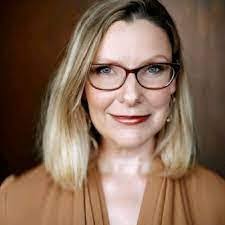 Danielle Moyle's Instagram, Twitter & Facebook