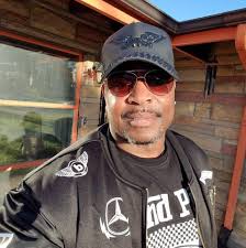 Duane Ferrell's Instagram, Twitter & Facebook