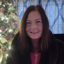 Leslie Regan's Instagram, Twitter & Facebook