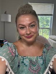 Please help my mom to look clear ,beautiful with a nice outfit