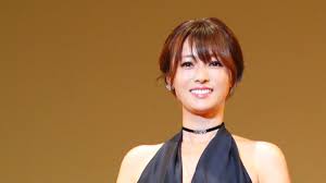 解離性同一性障害の基礎知識や症状、解離性同一性障害の芸能人・有名人、解離性同一性障害の原因をまとめました。 解離性同一性障害では、次のような症状を併発していることが多いです。 ・頭痛 ・ptsd ・自傷行為 ・自殺企図 ・攻撃的な行動 ・抑うつなどの気分障害 ・アルコール依存症 ・薬. Brdmrafgf1c6lm