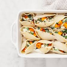 Browse 33 vegetarian recipes that would be welcome at any thanksgiving table! Vegetarian Thanksgiving Dishes That Even Meat Eaters Will Love Lonny