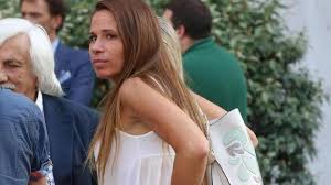 🔴 MARITA COMI 😱 LA NUOVA VITA DELLA MOGLIE DI BOSSETTI 😱 ORA È UNA P..