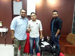 Seseorang itu perlu berusaha dengan gigih untuk menempa kecemerlangan. Hanya Jauhari Yang Mengenal Manikam Sir Hafiz Yusoff Facebook