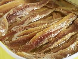 In questo video vi mostro come fare in maniera semplice e veloce la coserva di alici o acciuge sott'olio. Acciughe Sott Olio Piatti Tipici Toscani