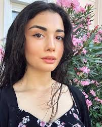În centrul poveştii se află bahar (özge özpirinçci), o femeie care nu a. Femeie In Infruntarea Destinului Actori