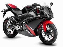 Avec quick charge 5, il suffit de 5 minutes pour récupérer 50 % d'énergie sur une batterie de de 4500 mah et de 15. Guide D Achat Moto 125 Cm3 Quelle Sportive Pour Les Permis B Moto Station