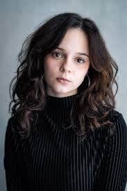 Eloise Little's Instagram, Twitter & Facebook