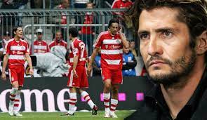 He also had 97 caps for the france national team. Bixente Lizarazu Exklusiv