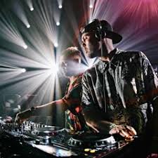 Stream CUT SNAKE & MATES