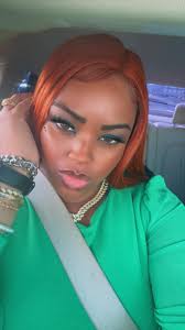 Hi everyone. I'm new to the group. I'm a plus size model looking to help a  photographer add buidior to their portfolio. I'm open to a large range of  ideas. I only