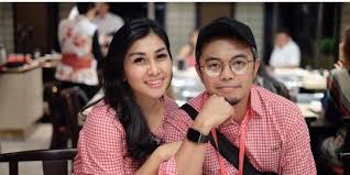 Kakak aku memang baik orangnya. Baru Terungkap Ternyata Raffi Ahmad Punya Kakak Angkat Ini Sosoknya Merdeka Com