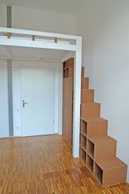 Mobel Hochbett Und Regal Treppe Berlin Wohnung Zimmer Einrichten Kleine Zimmer Einrichten