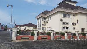 Warri traditional council of chiefs don formally announce di death of his majesty, ogiame ikenwoli, the olu of warri to di itsekiri nation on monday 5 april, 2021. Palace Of The Olu Of Warri Ekured Itsekiri Warri Nigeria Apartment Complex State Delta