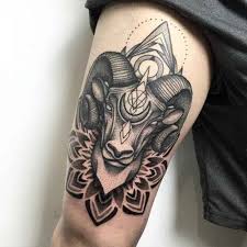 Oberschenkel Oberschenkel Tattoo Tattoos Mann Mannliche Models 14 Leg Tattoos Upper Leg Tattoos Ram Tattoo