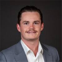 200+ "Connard" profiles