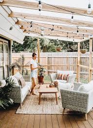 20+ recycled pallet wall art ideas for enhancing your interior. Schoner Sitzbereich Im Freien Wohnraum Im Freien Patio Aussenbeleuchtung Patio Design Outdoor Patio Decor Patio Decor