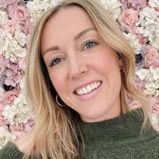 This Local Jersey City Woman Makes Nostalgic 90s/2000s TikToks