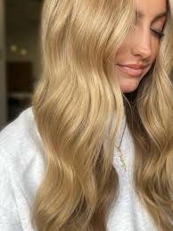 🧸teddy blonde Holiday appointments are very limited—due to the busy  season. Please book your appointment asap, & always remember to pre book  your appointments!! I hope everyone has a great holiday season🤍