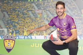 Vasco Costa, o craque que marcou ao Benfica, fez sofrer o FC Porto e quer o  Limianos na Liga 3