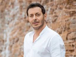 ظل ابن الأثير بعد رحلاته مقيما بالموصل، منصرفا إلى التأليف، عازفا عن المناصب الحكومية، متمتعا بثروته التي جعلته يحيا حياة كريمة، جاعلا من داره ملتقى للطلاب والزائرين حتى توفي في شعبان 630هـ. ØªØ§Ø±ÙŠØ® ÙƒØ¨ÙŠØ± Ù…Ø´Ø±Ù Ù…ØµØ·ÙÙ‰ Ø´Ø¹Ø¨Ø§Ù† ÙŠÙ†Ø¹Ù‰ Ø±Ù…Ø³ÙŠØ³ Ù…Ø±Ø²ÙˆÙ‚ Ù…ØµØ±Ø§ÙˆÙ‰