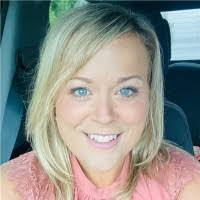 Lisa Riel's Instagram, Twitter & Facebook