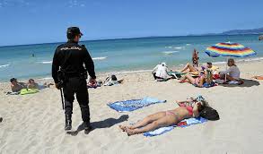 In case you do not speak german, you may like to read this section to get to know me a little bit better. Hoteliers Verlangen Burgerwehr Fur Mallorca Strand Playa De Palma
